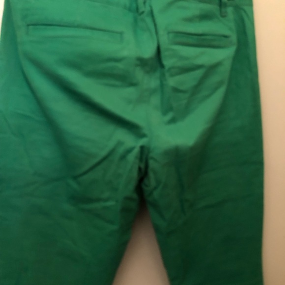 GAP GREEN skinny mini khakis. Size 00. 97% cotton/ 3% elastane. - Picture 3 of 5